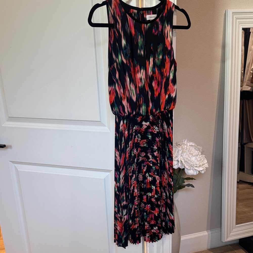 Elegant Multicolor Sleeveless Calvin Klein Dress Size 2